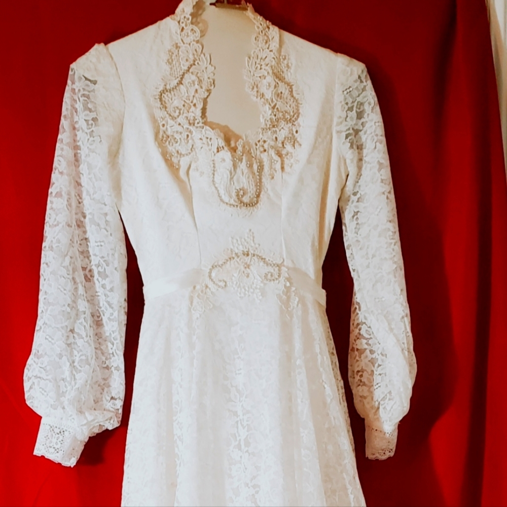 Vintage wedding dress, size 4, white